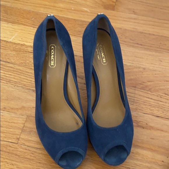 Peep toe pumps - Picture 3 of 6